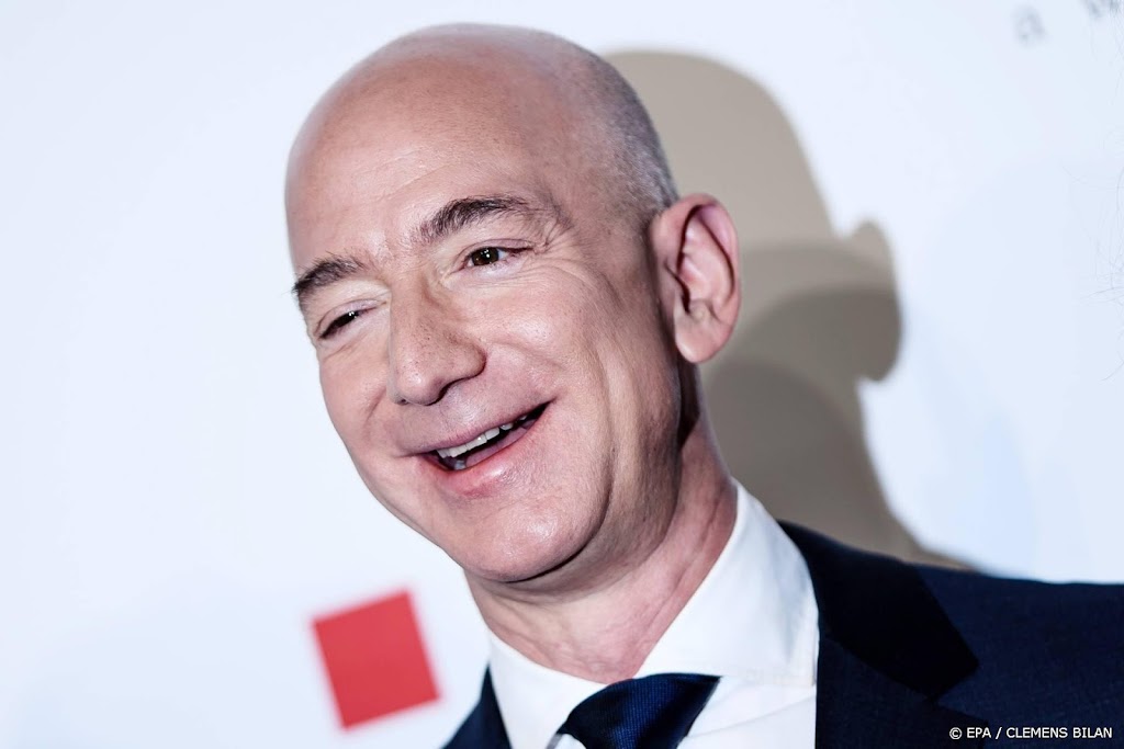 Rotterdamse brug wereldnieuws om megajacht Bezos