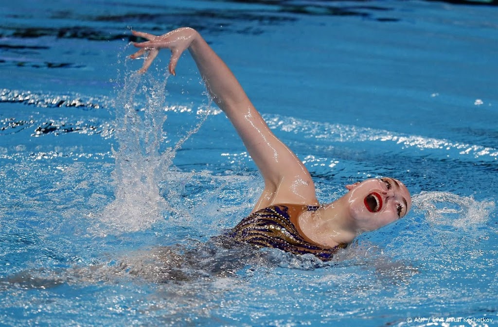Synchroonzwemster Steenbeek als elfde naar WK-finale vrije kür