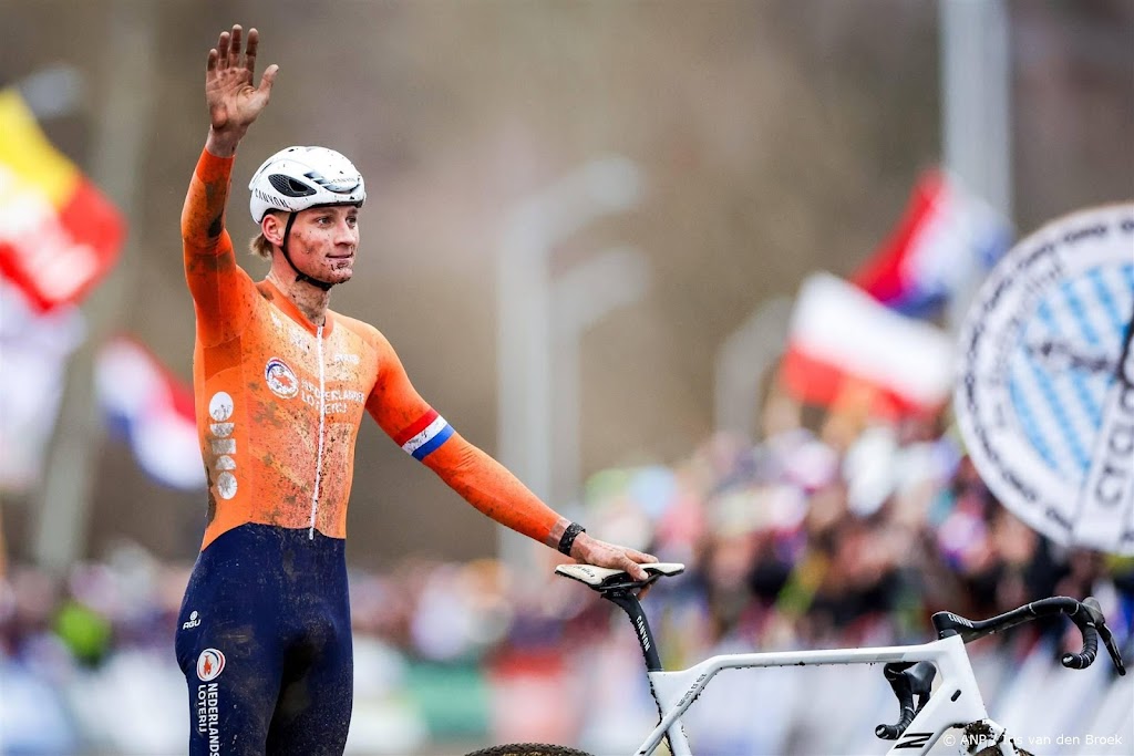 Van der Poel onnavolgbaar naar zesde wereldtitel veldrijden