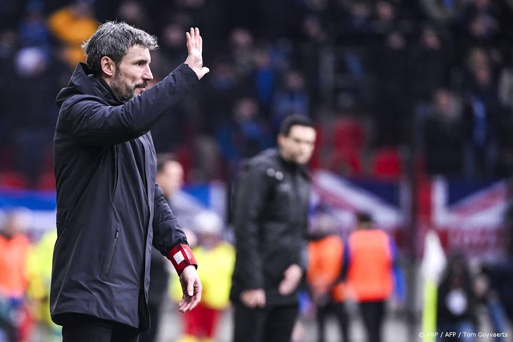 Van Bommel met Antwerp in spannende slotfase langs Club Brugge