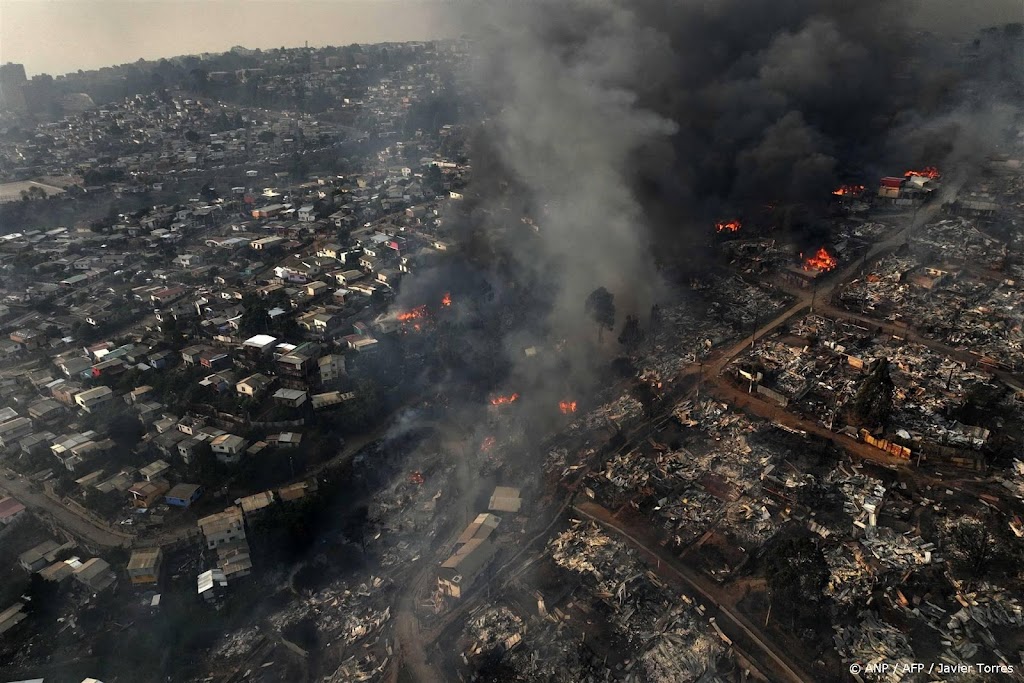 Dodental door vermoedelijk aangestoken branden Chili richting 100