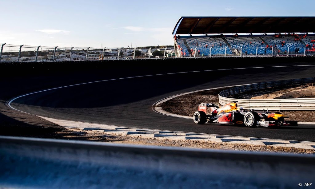 Verstappen geniet van kombochten circuit Zandvoort
