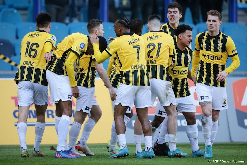 Vitesse speelt voor vrede en zegt niets over Russische eigenaar