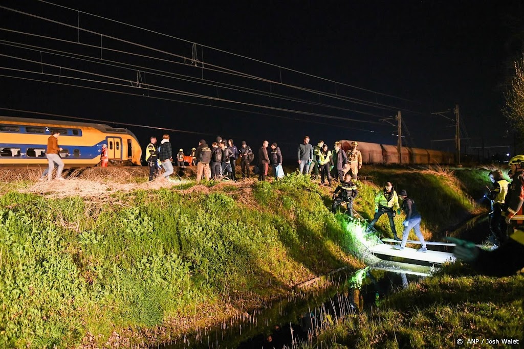 50 reizigers in ontspoorde trein, brand uitgebroken