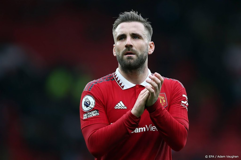 Ten Hag houdt concurrent van Malacia langer bij Manchester United