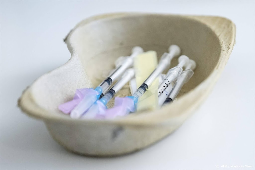 Taakstraf voor GGD'er die eigen valse coronaprikken registreerde