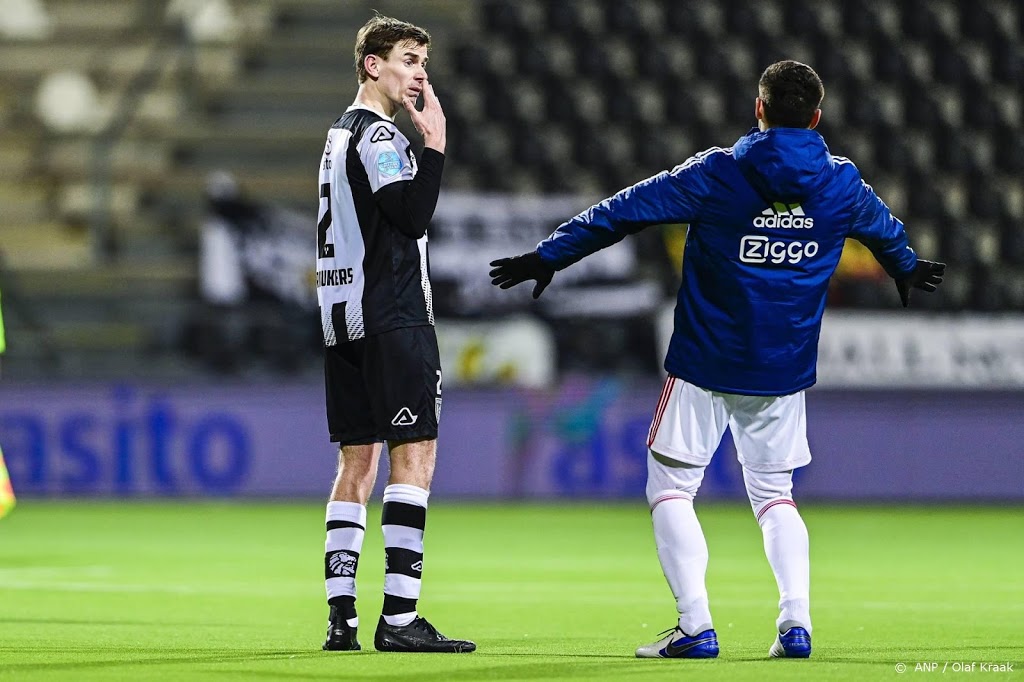 Verdediger Breukers van Heracles beëindigt loopbaan