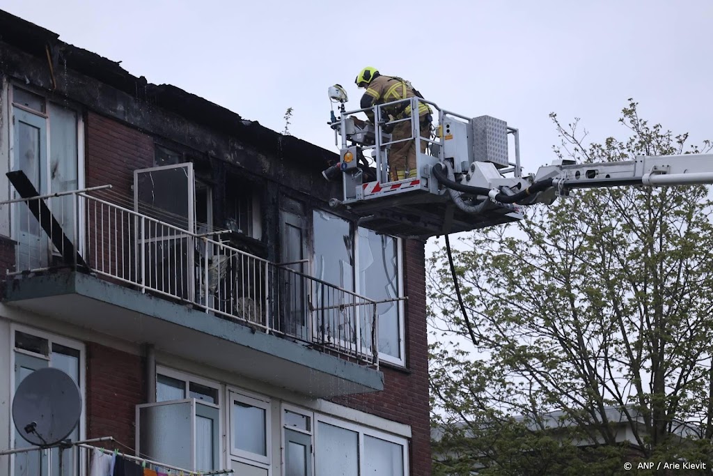Zestien woningen flat Dordrecht onbewoonbaar door brand