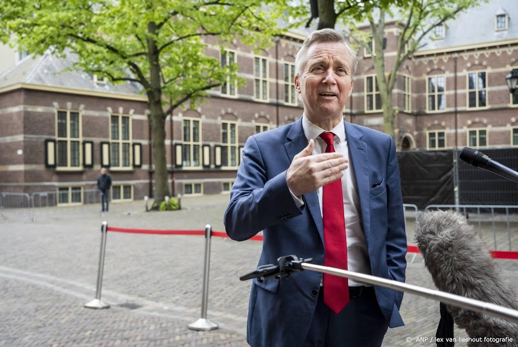 Staatssecretaris mag Algerijnen niet in detentie houden