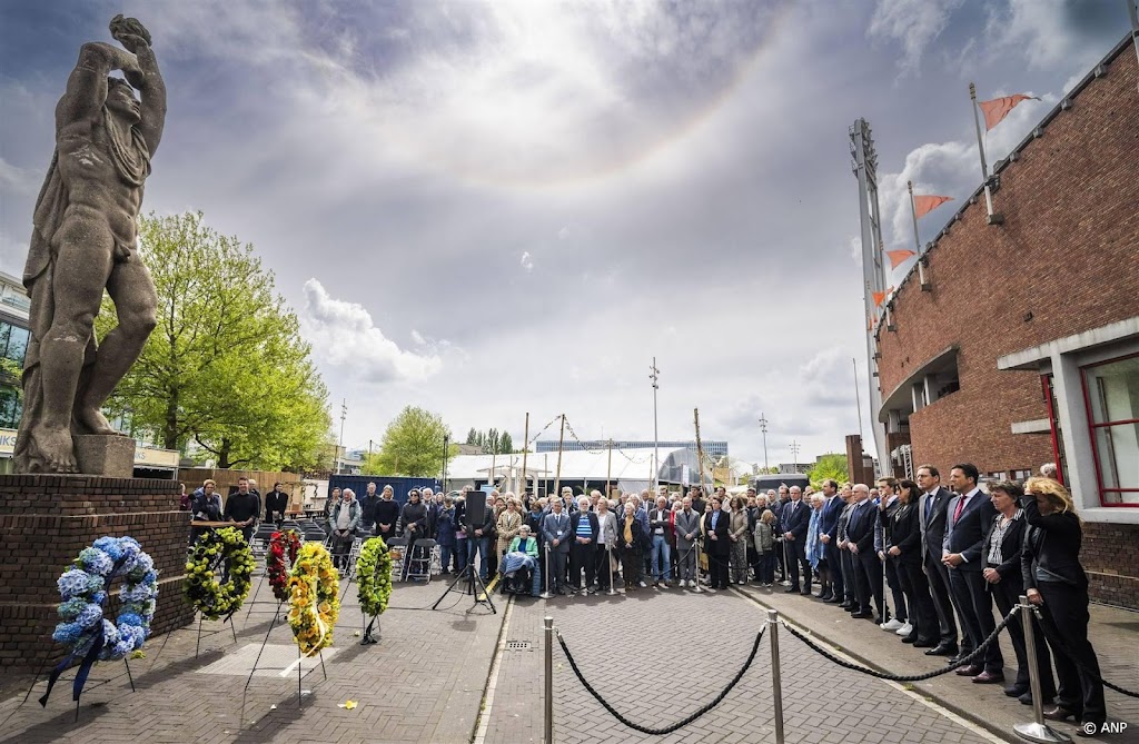 Oorlogsslachtoffers zwemsport herdacht bij Olympisch Stadion