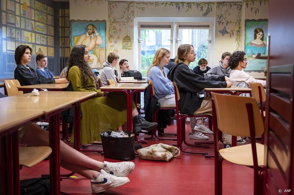 'Overgrote deel van middelbare scholen is of gaat volledig open'