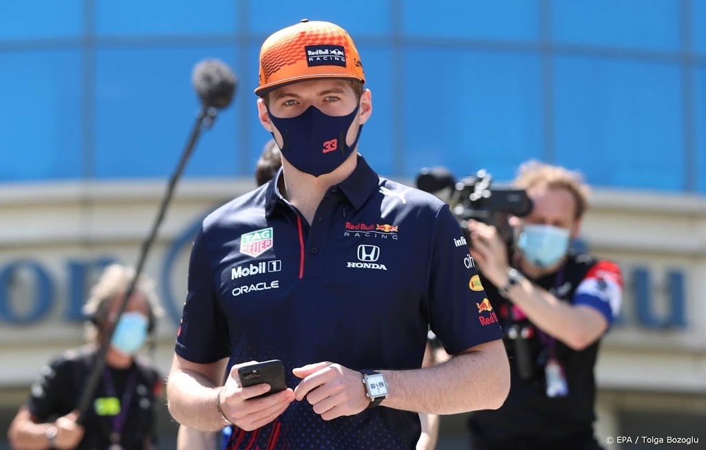 Verstappen tevreden na sterke eerste dag Red Bull in Bakoe