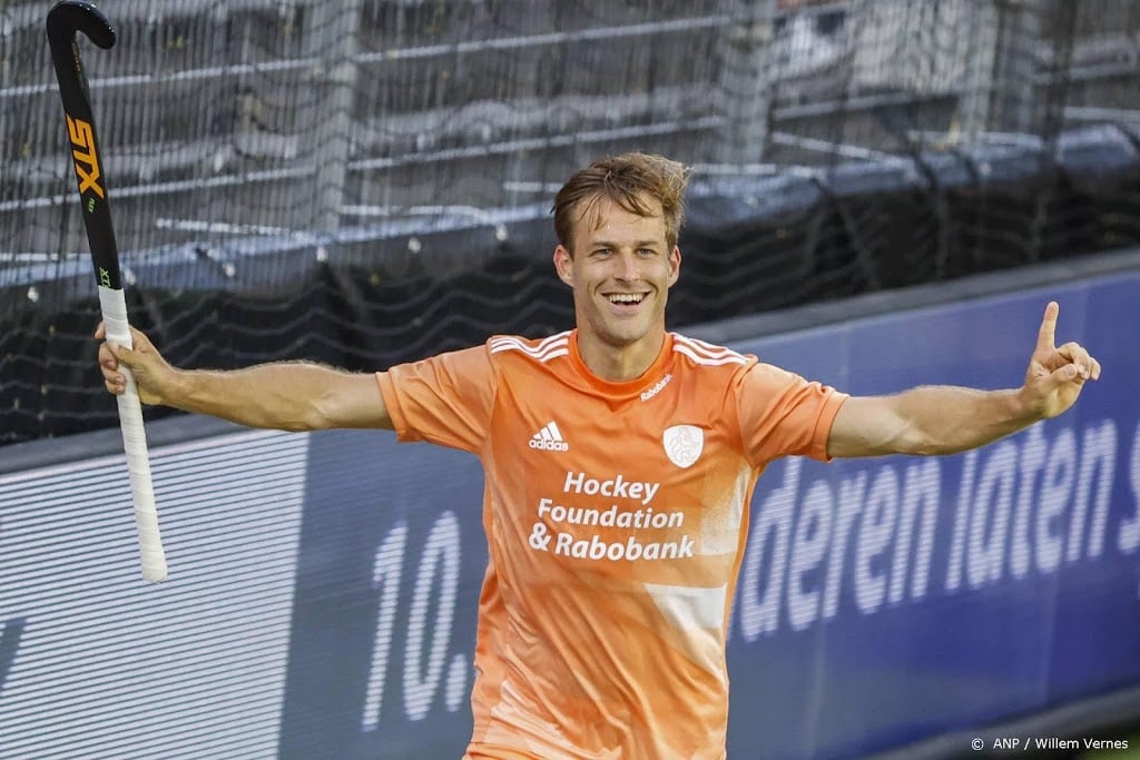 Hockeyer Hertzberger blij met publiek op tribunes bij EK