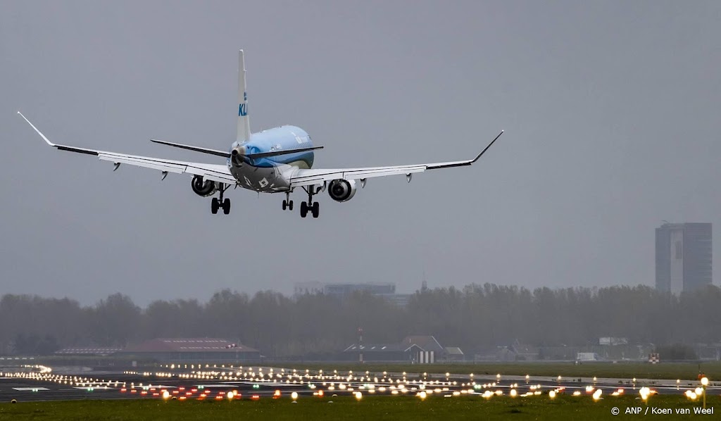 Zaterdag 42 vluchten zonder passagiers naar Schiphol, 12 mét