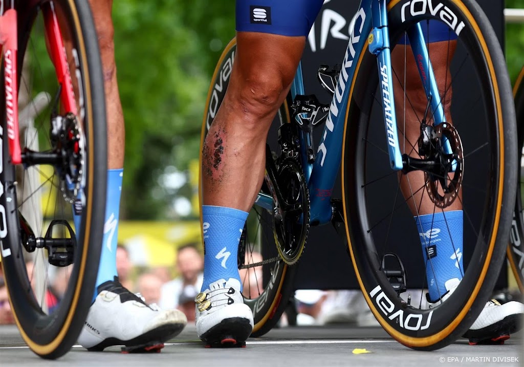 Renners vertrokken in vierde etappe, een vlakke rit naar Nogaro