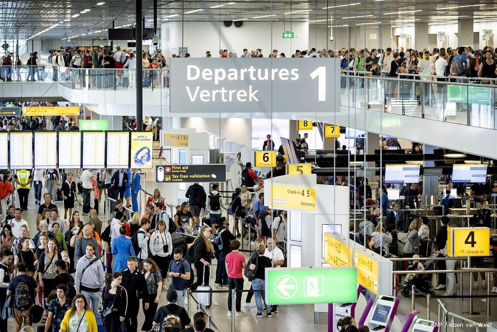 Ruim kwart meer reizigers vertrekt deze zomer vanaf Schiphol