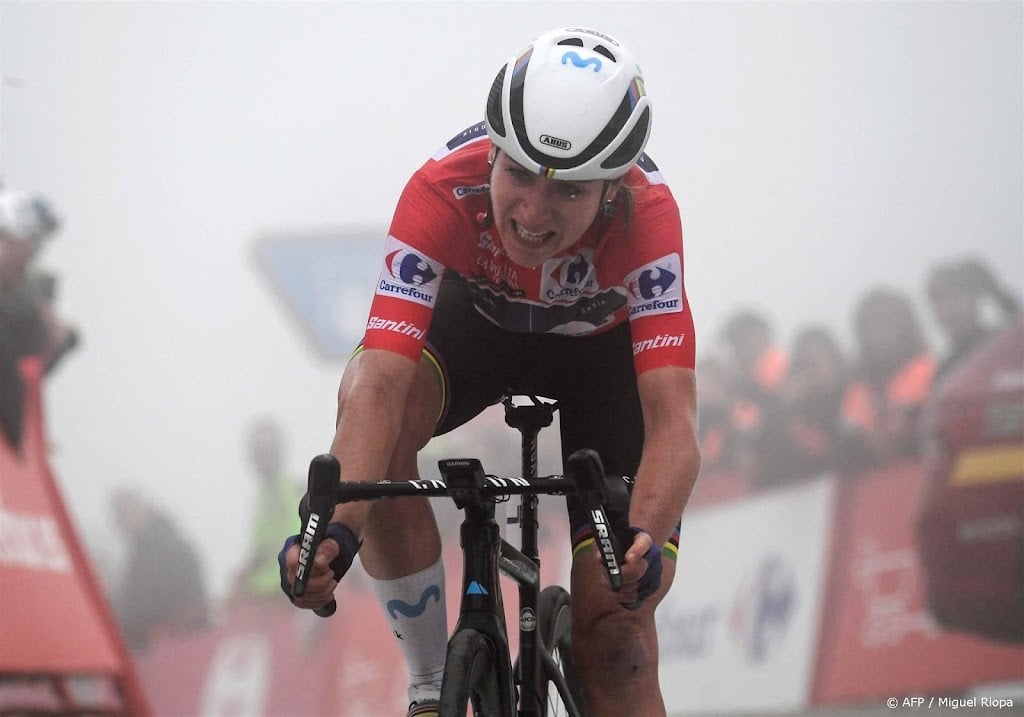 Van Vleuten steviger aan kop Giro Donne na valpartij concurrente
