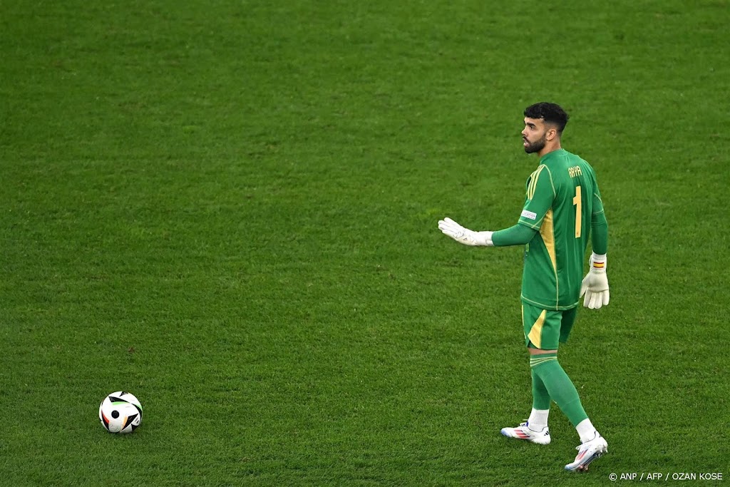 Arsenal neemt Spaanse doelman Raya definitief over van Brentford