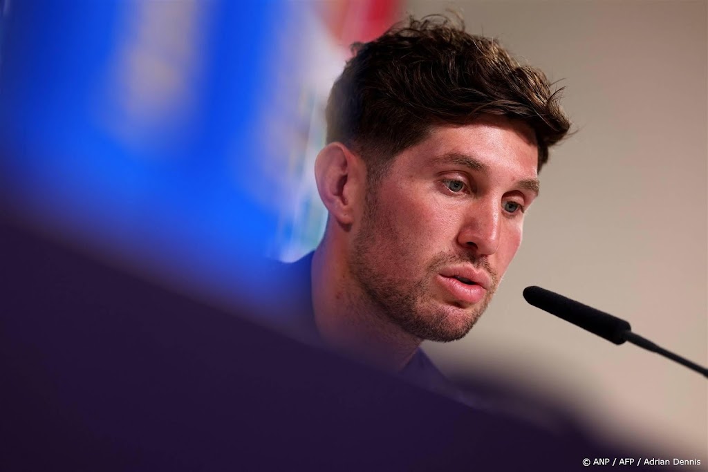 Verdediger Stones hoopt dat UEFA vedette Bellingham spaart
