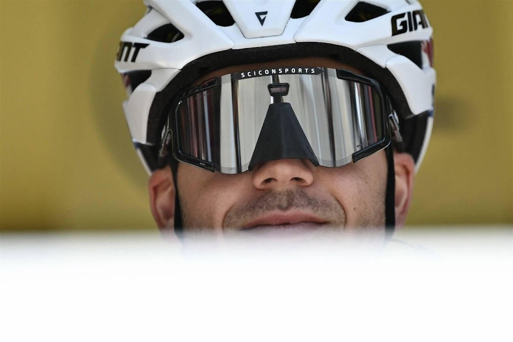 Groenewegen sprint naar winst in zesde etappe Tour de France