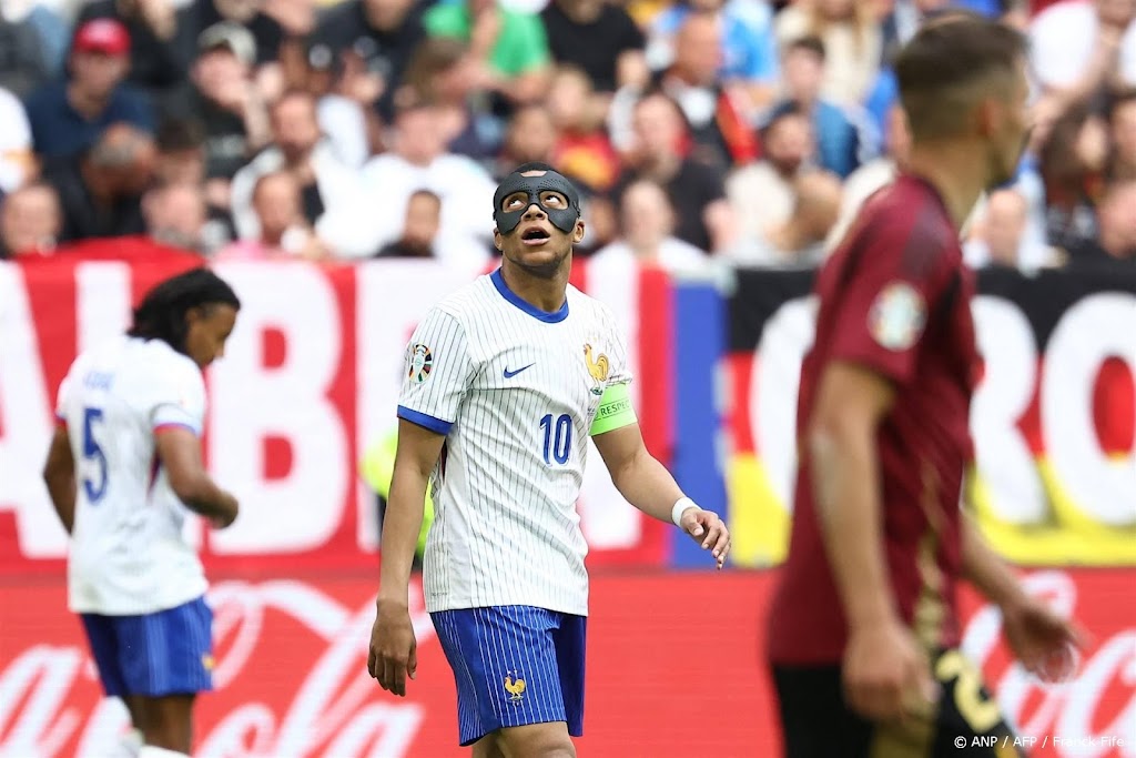 Mbappé ziet het als 'een eer' om op EK tegen Ronaldo uit te komen