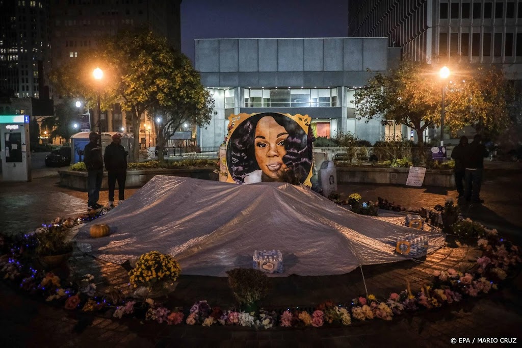 Vier agenten Kentucky aangeklaagd voor dood Breonna Taylor