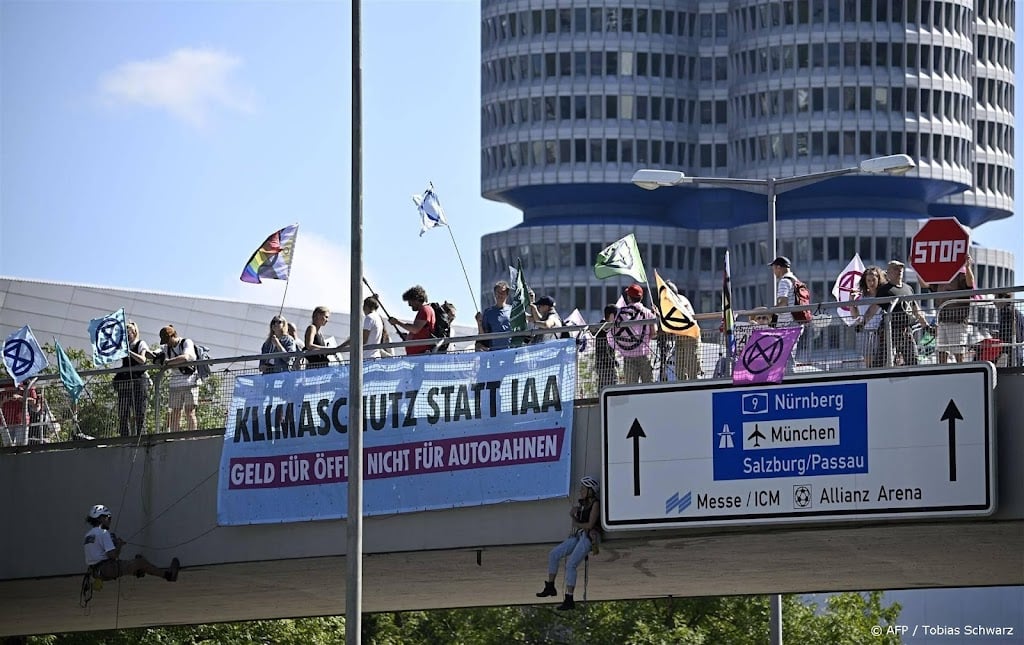 Klimaatprotesten bij grote autoshow in München