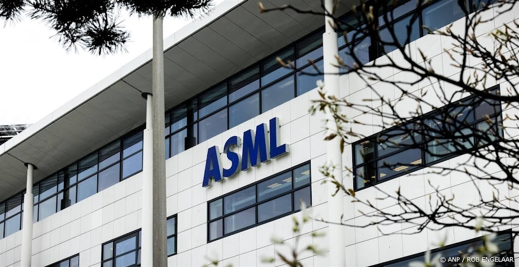 Chipmachinebedrijf ASML trekt Amsterdamse beurs omlaag