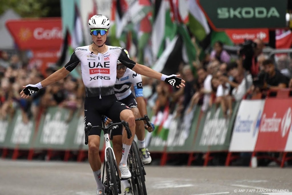 Wielrenner Ayuso boekt tweede ritzege in Vuelta