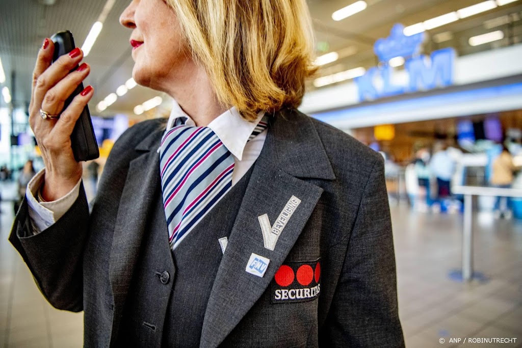 CNV: een op de drie beveiligers Schiphol overweegt te vertrekken