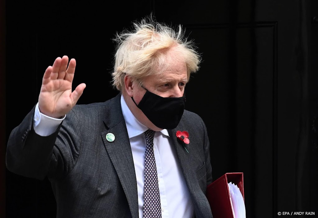 Britse oppositie boos op 'hypocriete' premier na vliegreis
