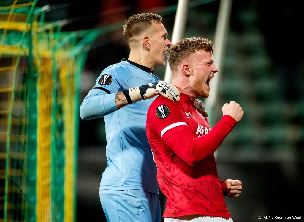 AZ langer door met aanvaller Druijf