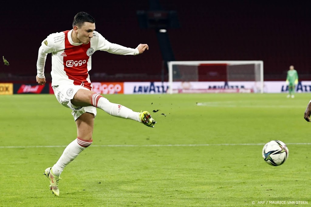 Ajax neemt Berghuis ook mee naar een volle Kuip