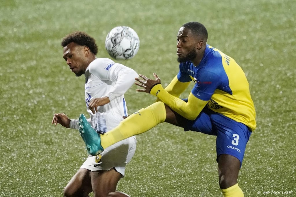 Cambuur is zonder fans en trainer De Jong kansloos tegen Vitesse