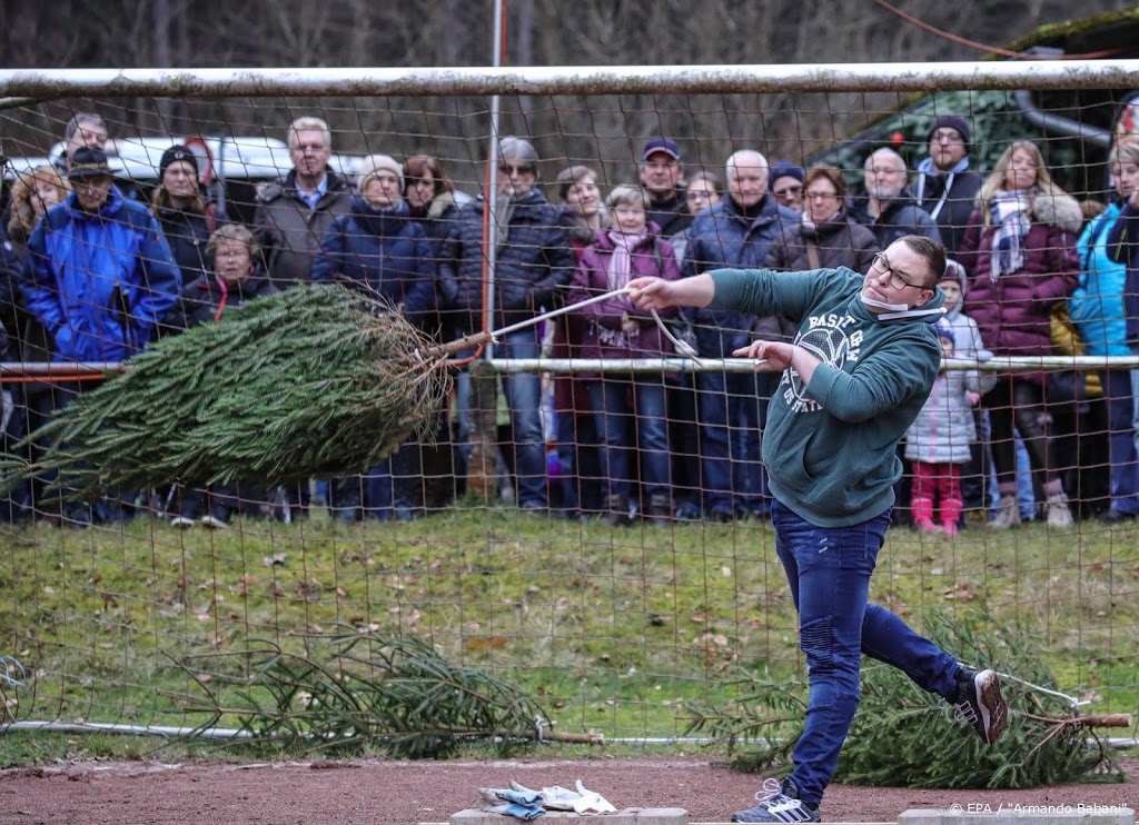 Favorieten pakken wereldtitel kerstboomwerpen
