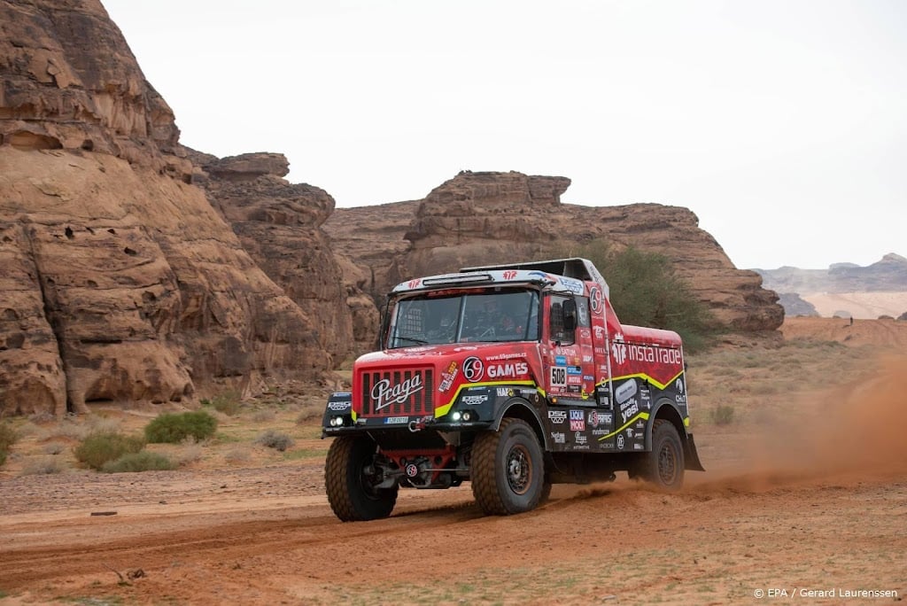 Loprais kaapt ritzege Dakar Rally weg voor trucker Van den Brink