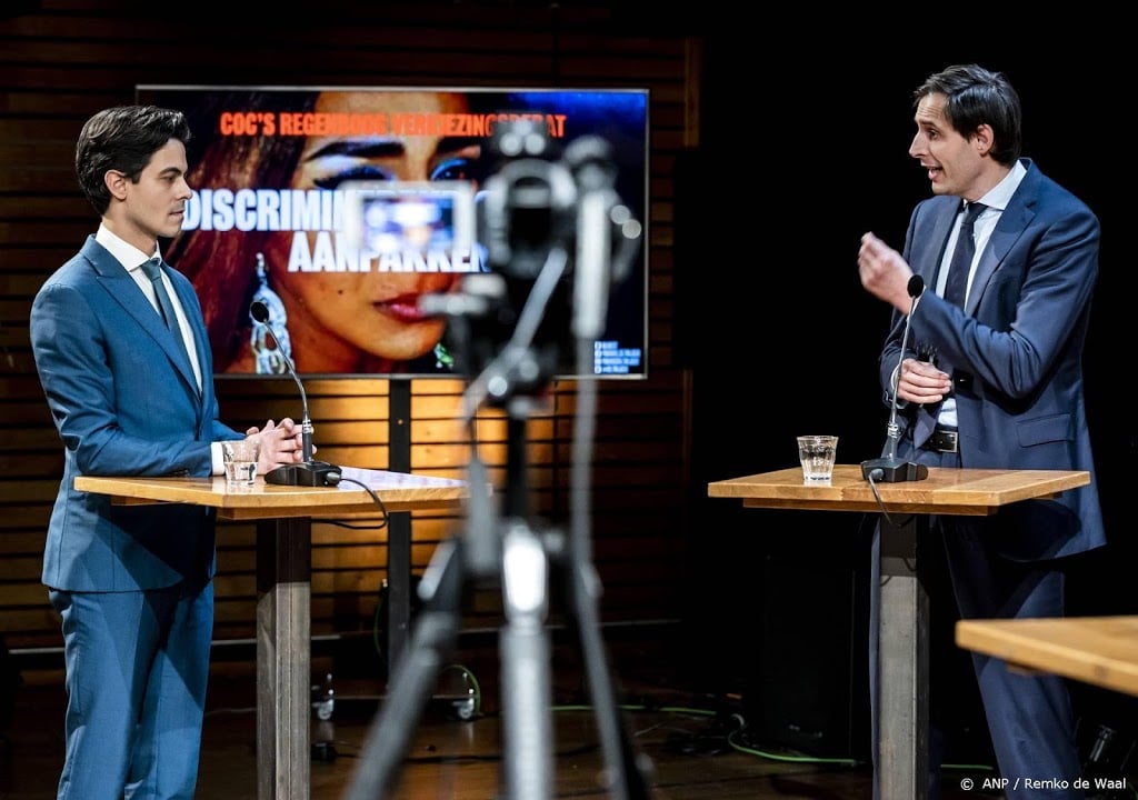 Partijen vallen over Hoekstra in 'regenboogdebat'