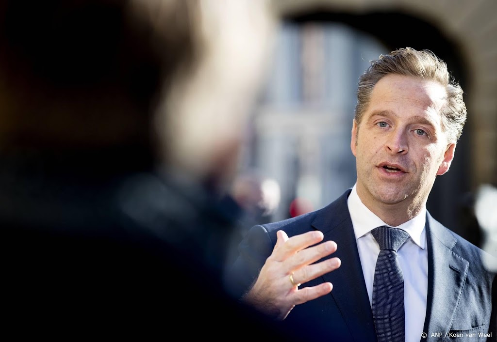 De Jonge: maandag mogelijk al versoepelingen verpleeghuizen