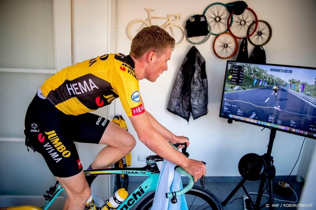 Wielrenner Teunissen hoopt na virtuele koers weer op echte werk