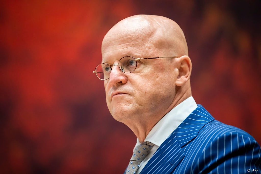 Grapperhaus: huisfeesten onacceptabel, hard ingrijpen terecht