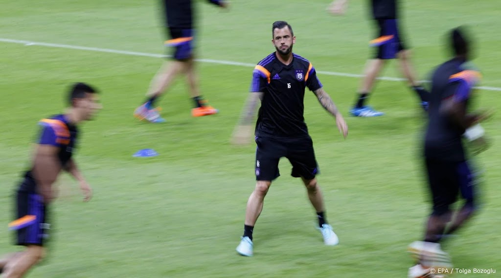 Belgische voetballer Defour (32) stopt vanwege blessureleed