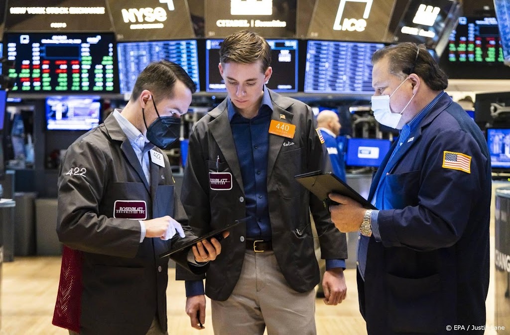 Beurzen in New York lager na rentevrees, Twitter wint opnieuw