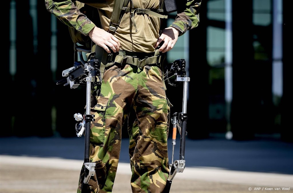 Medewerker Defensie vast om verkoop militaire kleding Marktplaats