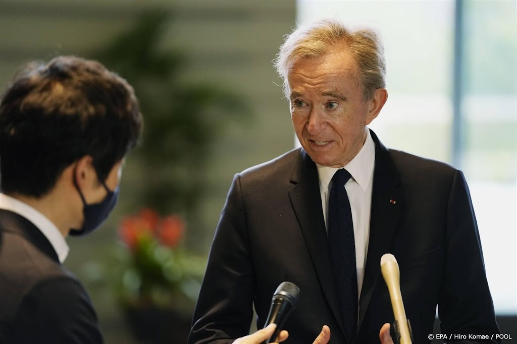 Miljardair Arnault als derde ooit ruim 200 miljard dollar waard