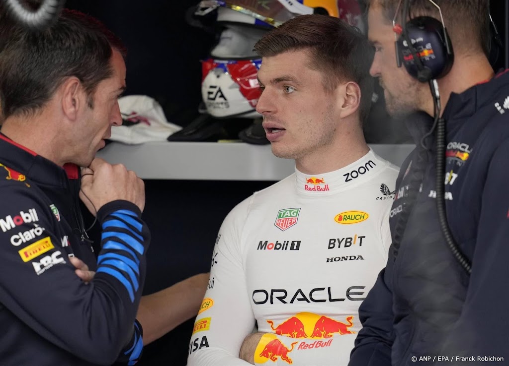 Verstappen laat Red Bull binnen in natte training Suzuka