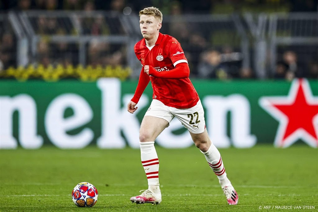 Schouten weer terug bij PSV, Saibari en Lozano ontbreken tegen AZ