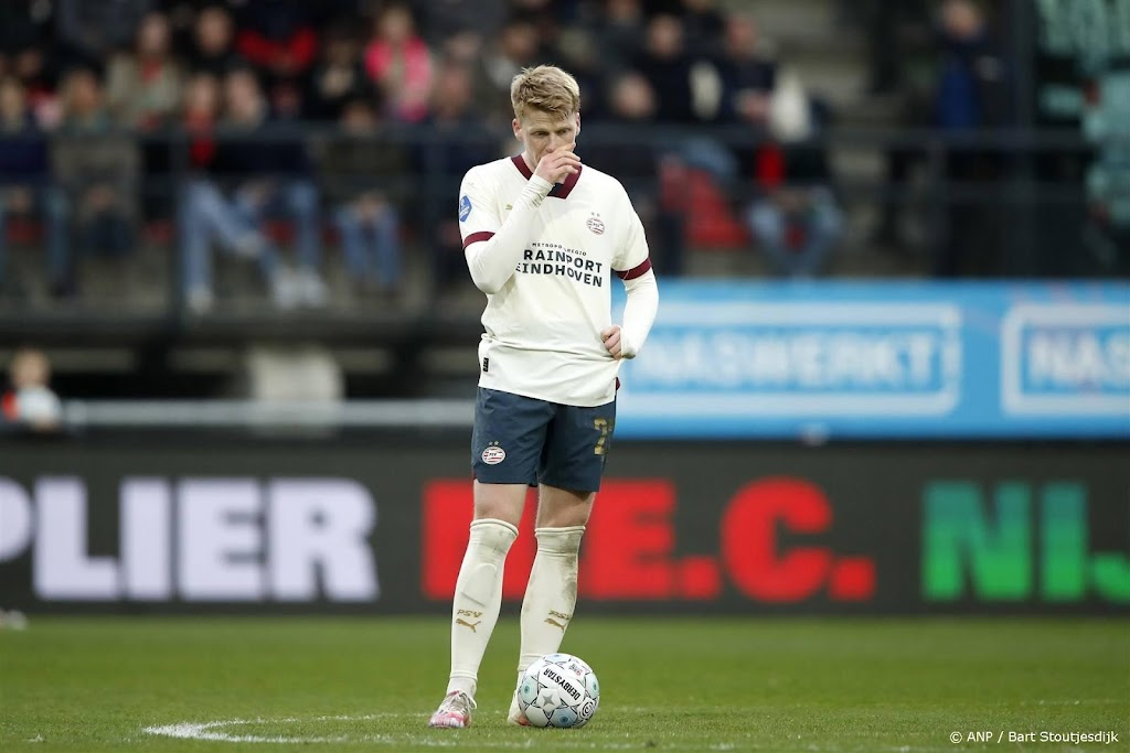 Schouten weer terug bij PSV, Saibari en Lozano ontbreken tegen AZ