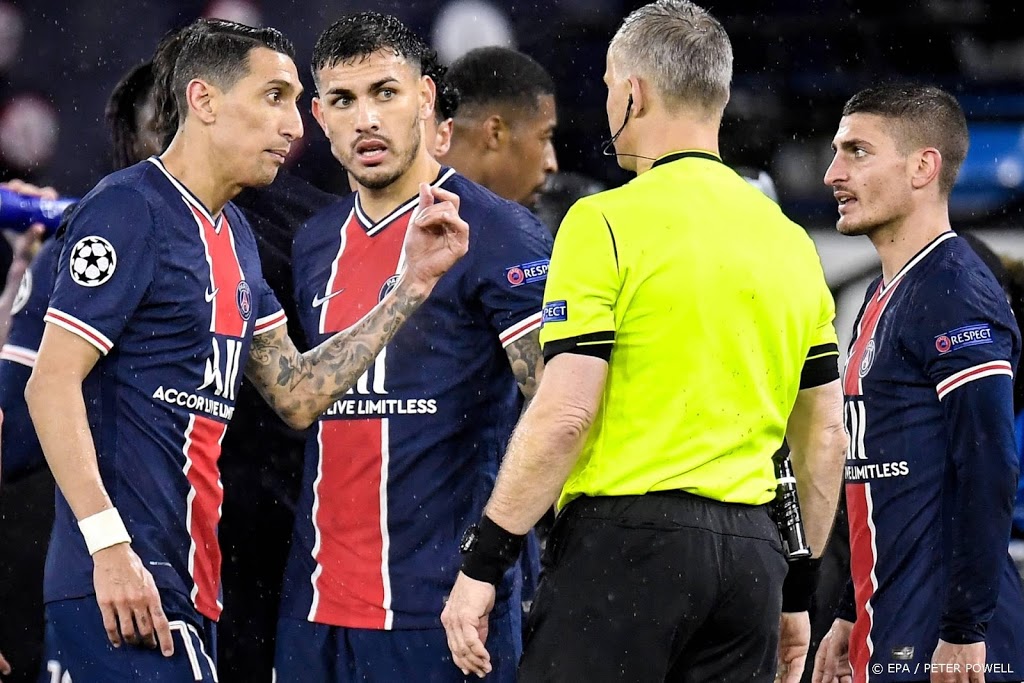 Spelers Paris Saint-Germain woest om scheldende arbiter Kuipers