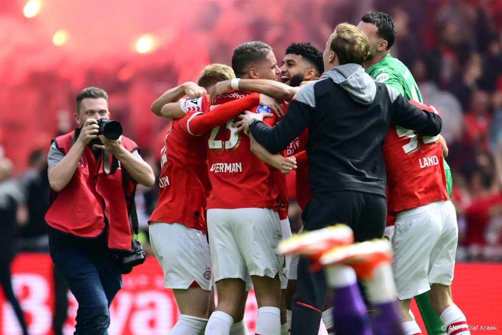 PSV stelt 25e landstitel veilig met moeizame zege op Sparta