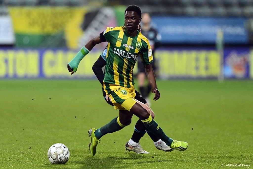 Go Ahead Eagles pikt verdediger Amofa op